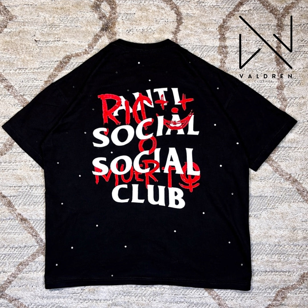 Playera Manga Corta Antisocial X Rico o Muerto